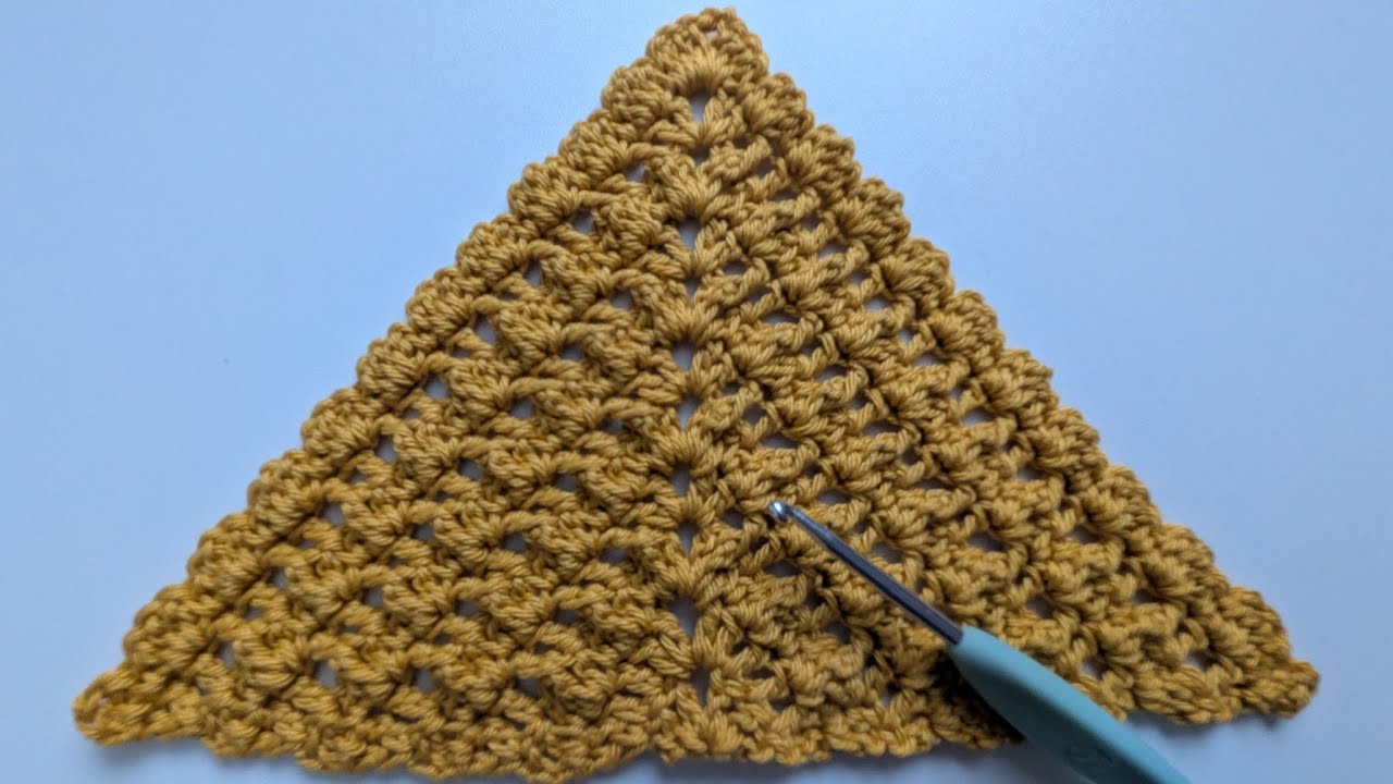 Dieses Knospen-Dreieckstuch musst du häkeln 🧶 | einfaches Muster