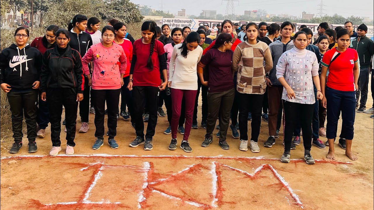 Railway Group-D 1km Girls Running ||ऐसे ही हो रहा PET TEST!!!#kanpurdefencephysicalacademy