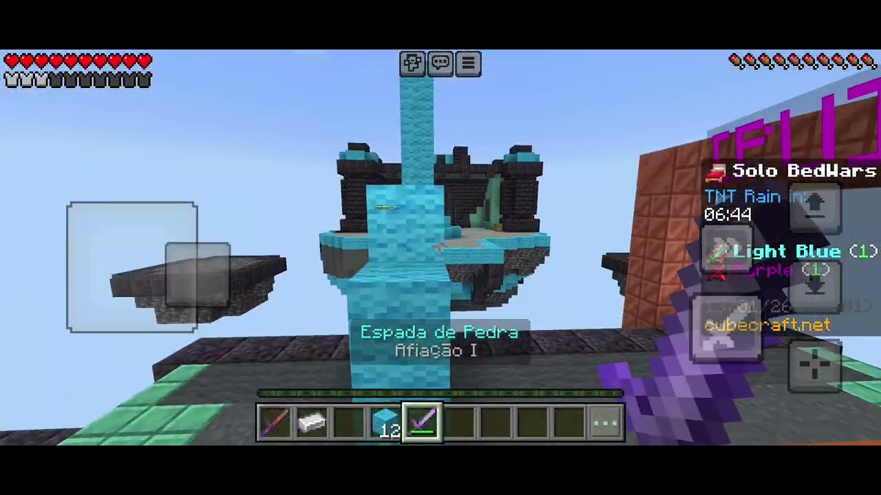 Jogando bedwars só que tá proibido usar ouro 😭