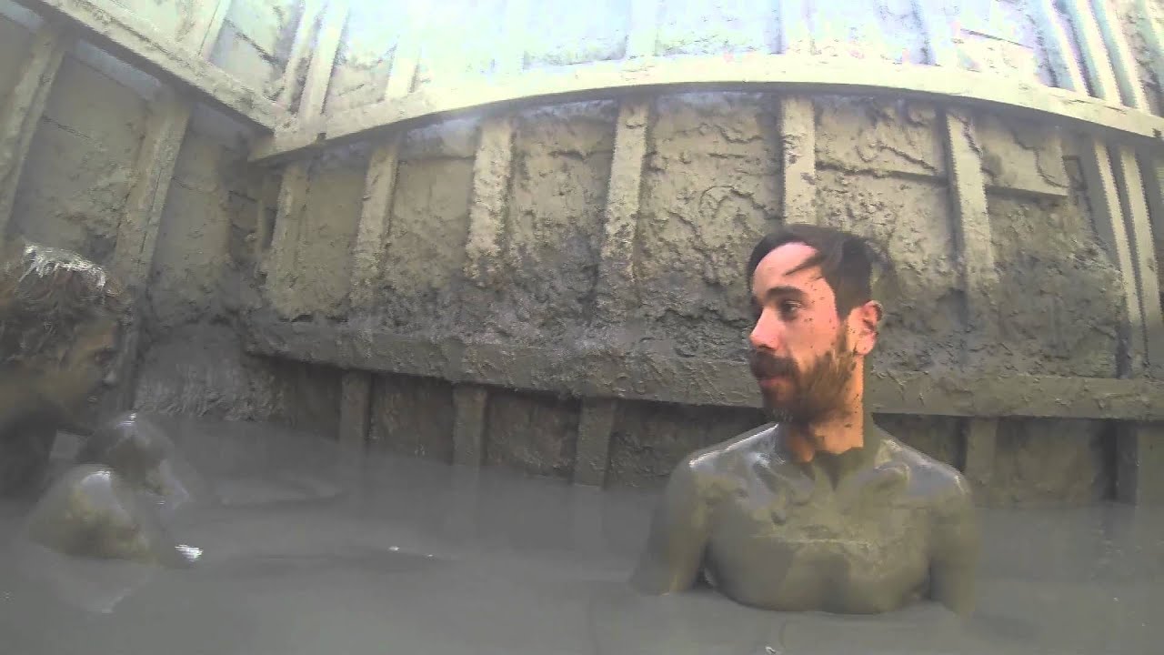 Jumping In The Mud Volcano / Volcan de Lodo El Totumo