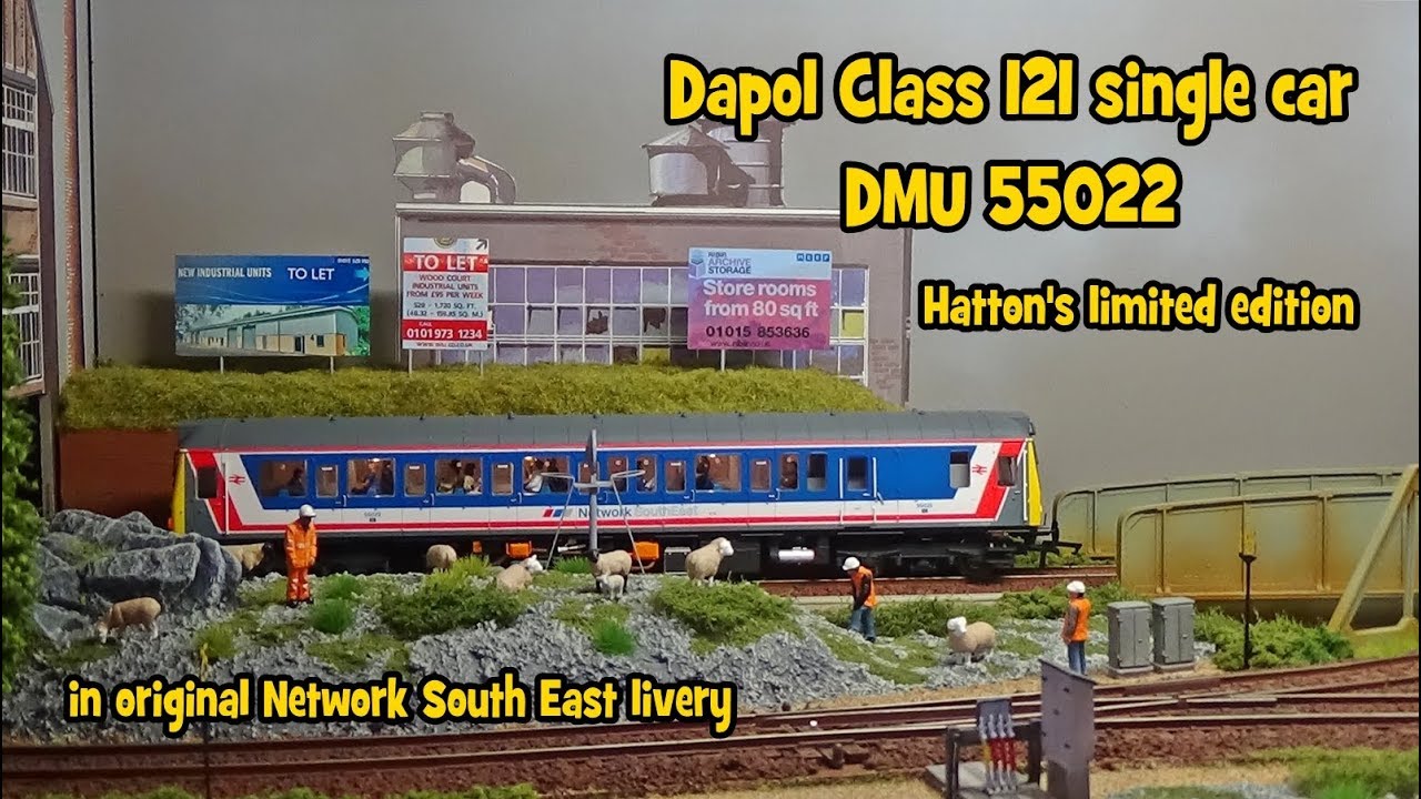 Dapol Class 121 single car DMU 55022 in original Network South East livery