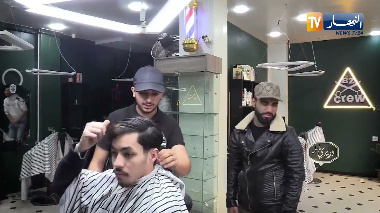 دزيري مأصّل / شاهد كيف يتعامل الجزائري مع شخص لا يملك أموال من أجل الحلاقة