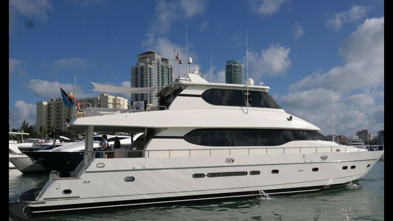 82' Monte Fino Skylounge Cockpit Motoryacht  w/ Caterpillar Engines