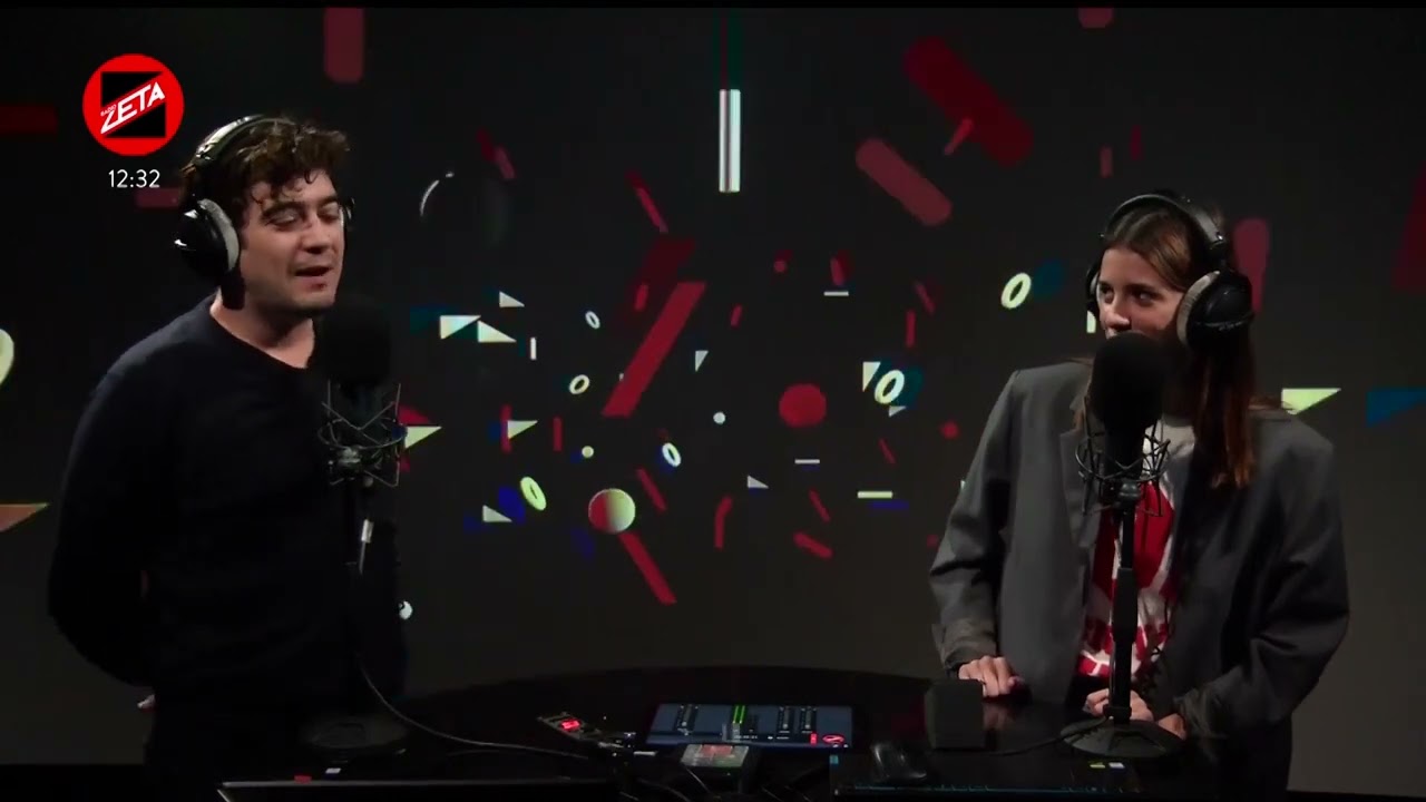 Riccardo Scamarcio e Benedetta Porcaroli a Radio Zeta