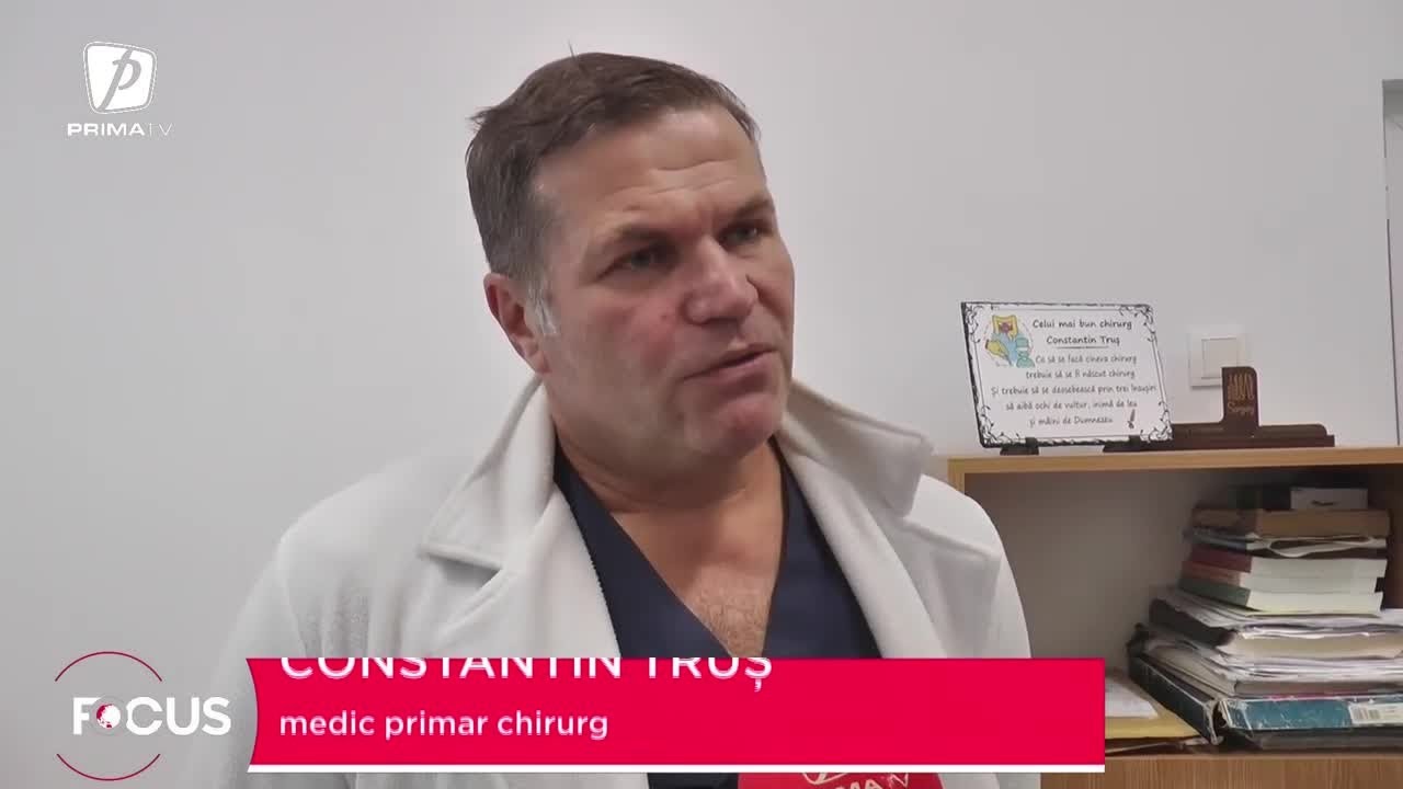 Chirurg certat de un pacient. Tratamentul medicului, diferit de cel propus de Chat GPT