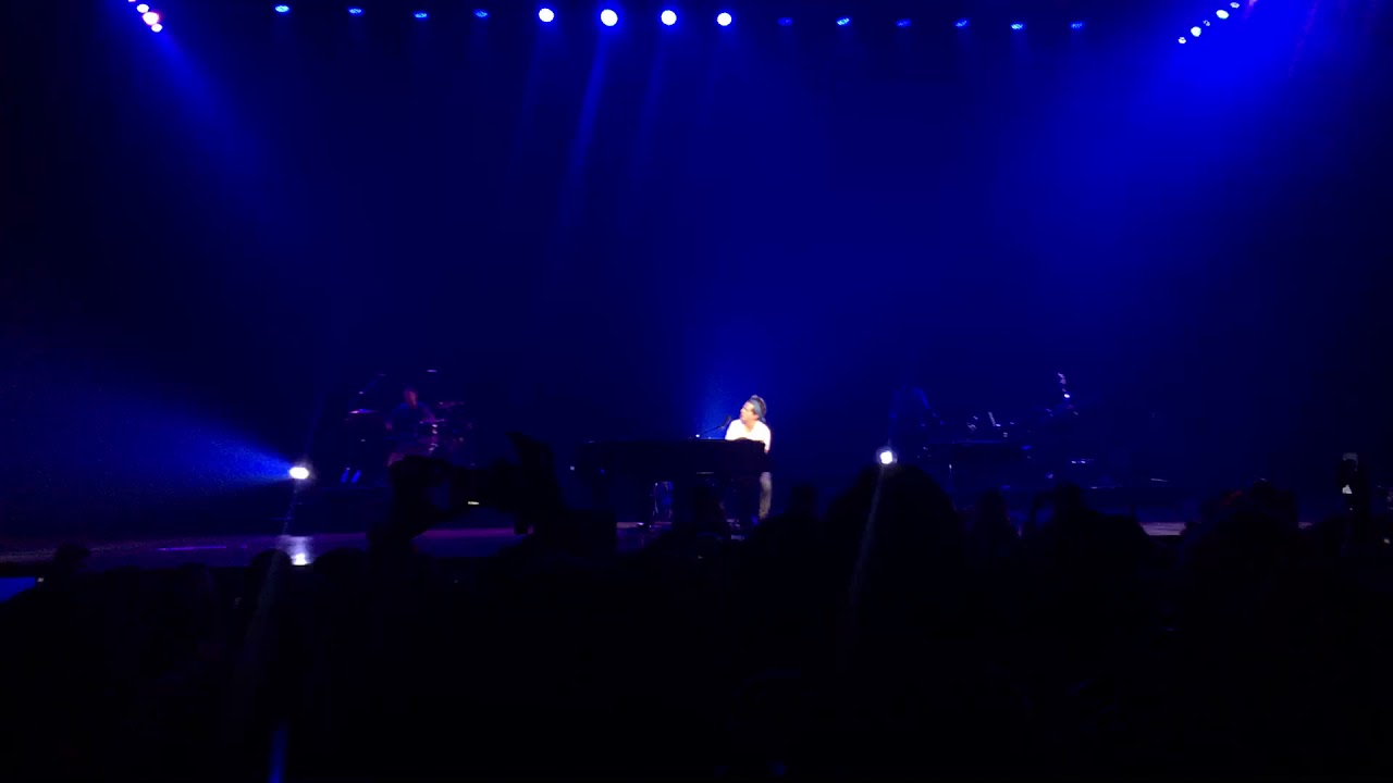 Dangerously - Charlie Puth Live in Manila