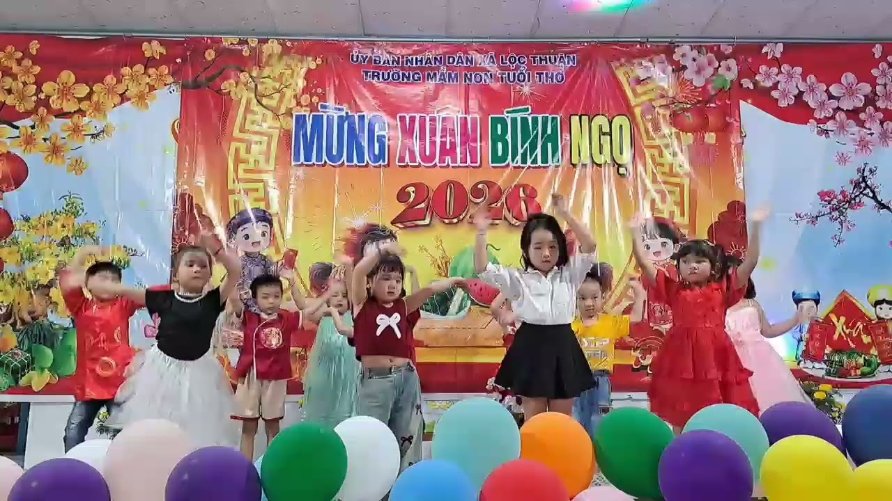 E đi hát văn nghệ cuối năm