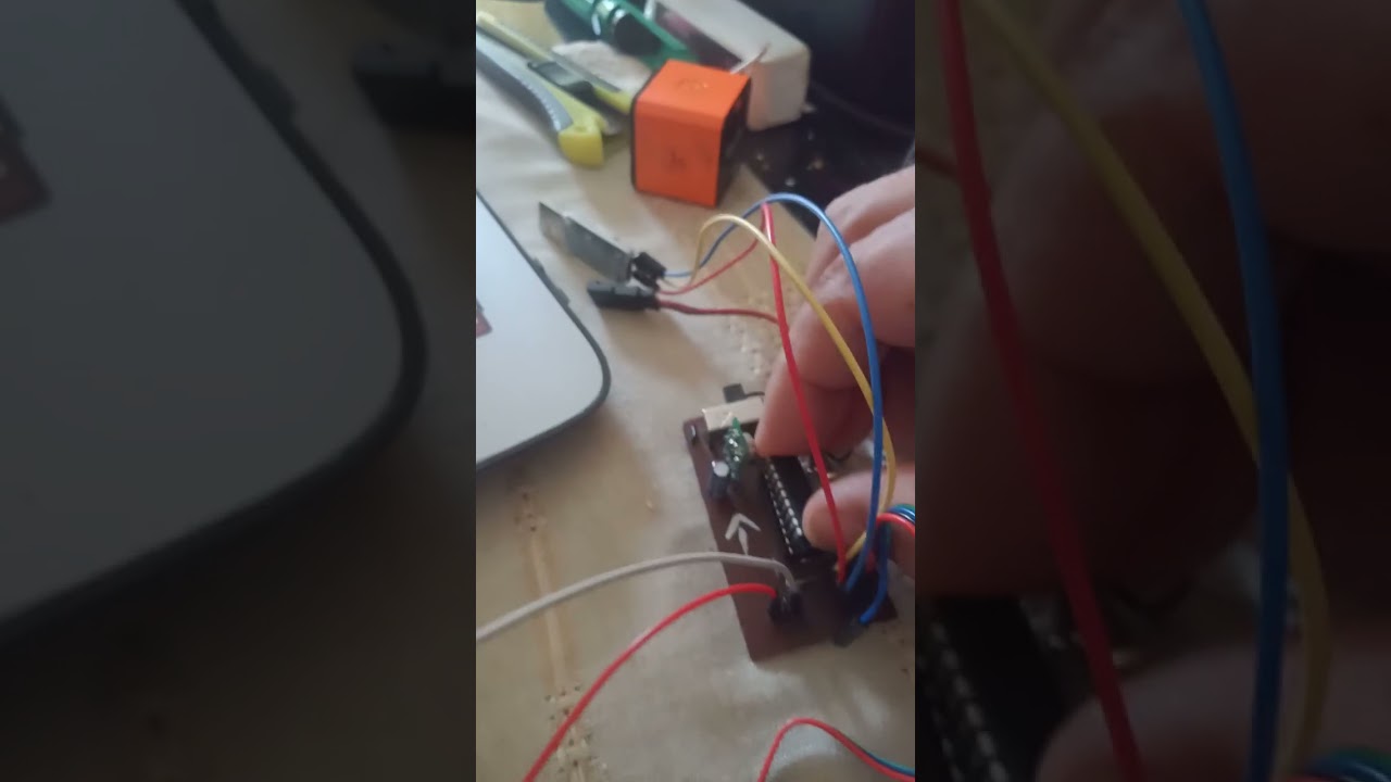 USAR MODULO DE VOZ " DFROBOT "CON PIC Y EL LENGUAJE "PIC BASIC PRO"  MUERA ARDUINO ja ja ...