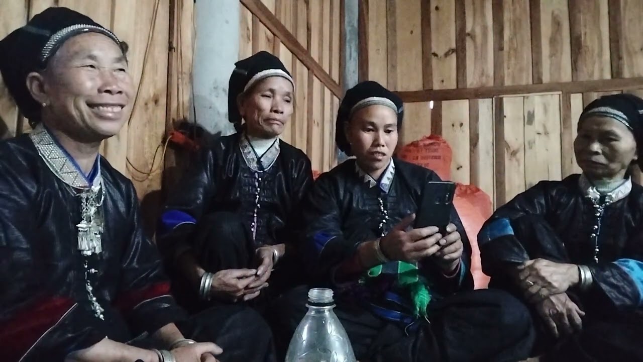 Hát nùng trai nà hu gái pờ ly ngài 