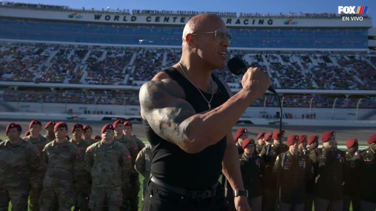 2024 Daytona 500 - Himno, comando y primeras vueltas