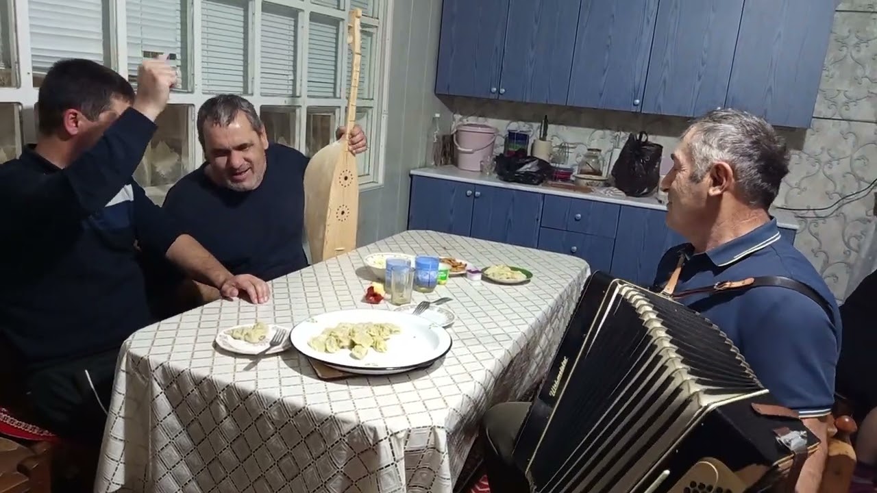Аварская песня на аккордеоне.