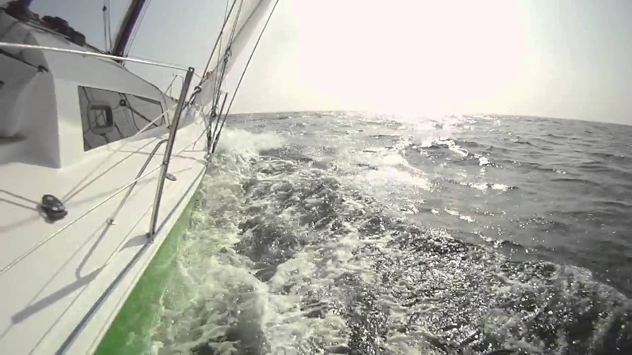 Pogo 30 Surfer Soul on the surf