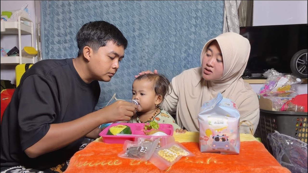 KINARA UNBOXING HAMPERS DARI KAK CUNDA - MasyaAllah mugo nular nggih nduk 🥰😘🥳✨