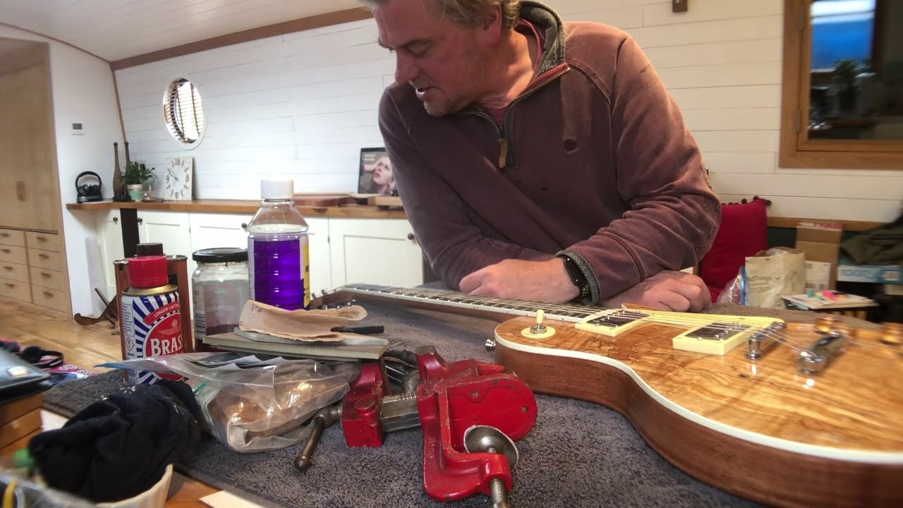 Coban LP711 kit guitar, finishing and playing. S1E4