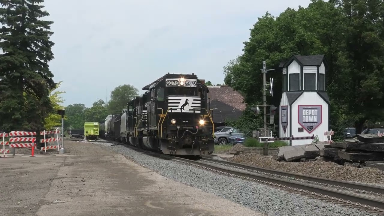 NS B25 heads east through Depot Town in Ypsilanti, MI