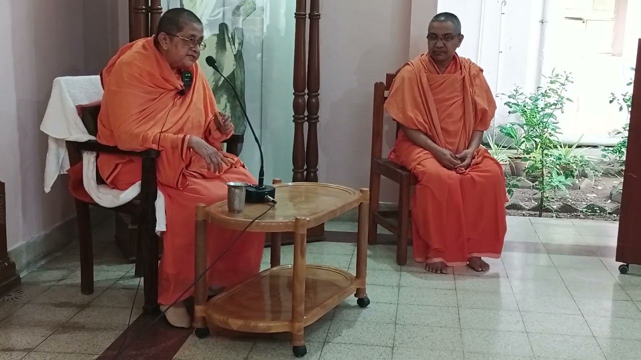 Rev. Pravrajika Atandraprana Mataji Addressing Devotees 