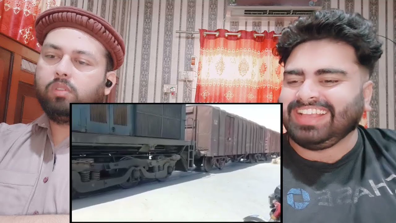 Train Gate Crossing In India Vs Poor Train Gate Crossing In Pakistan
