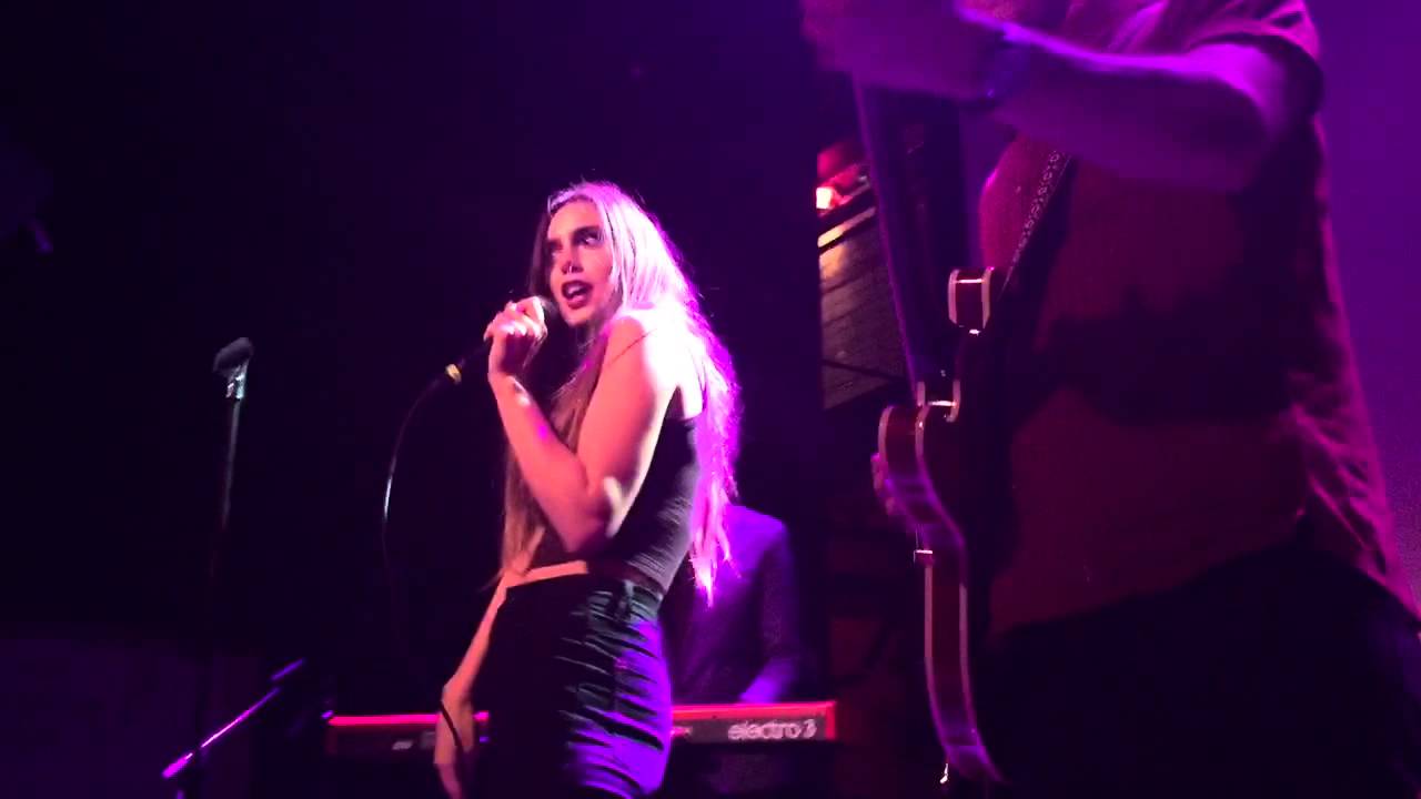 Ryn Weaver - Promises (Live at Rough Trade NYC 6/16/15)