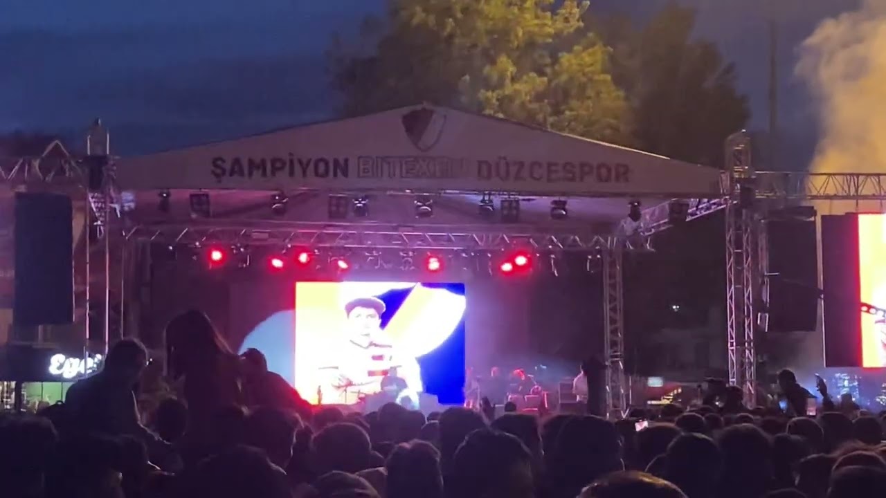 Şampiyonluk Konserimiz Futbolcularımız Sahnede