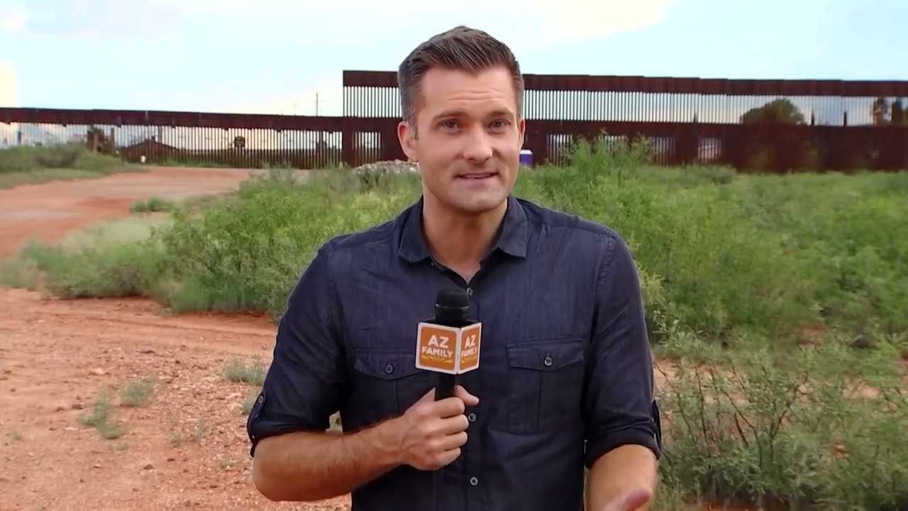 TRUMP AT AZ BORDER PKG