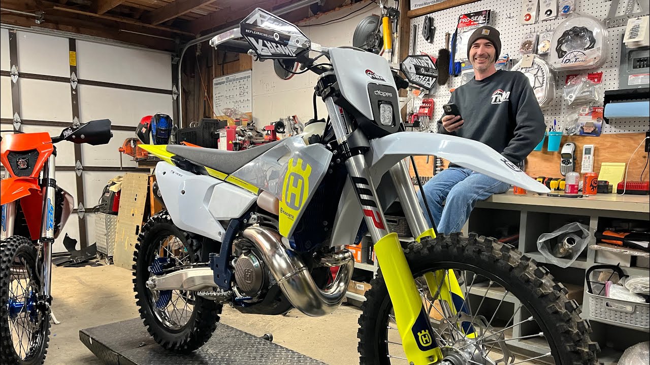 2023 Husqvarna TX/TC/FX/FC relayed lighting harness installation.