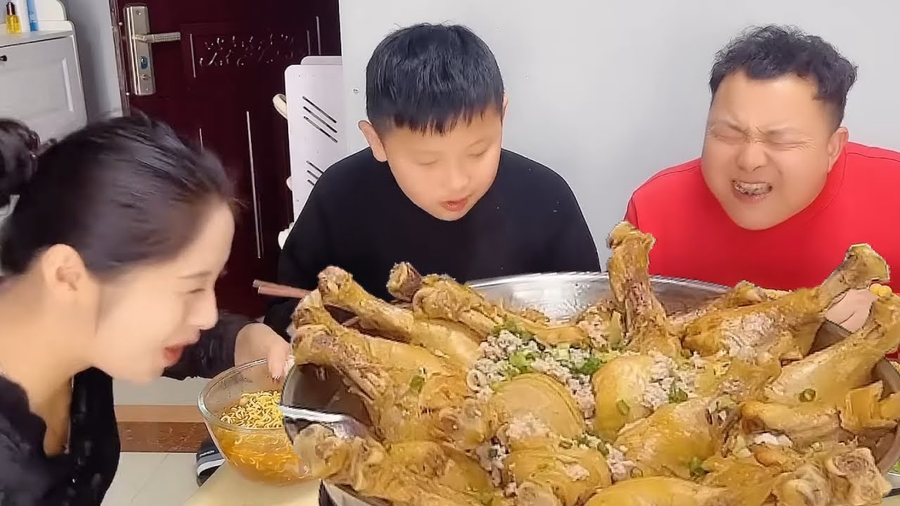 My stingy husband wouldn't let me eat chicken drumsticks, but my son helped me eat them