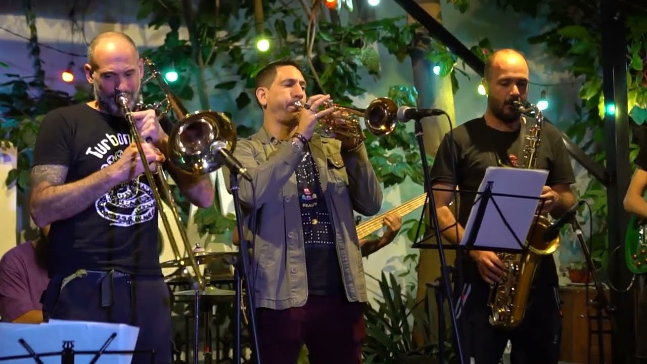 Skaba - Pata Pata - En vivo