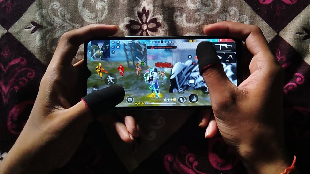 Free fire max gameplay ⚡ Handcam Br ranked match 1vs4 clutch walkthrough #freefire #gaming 