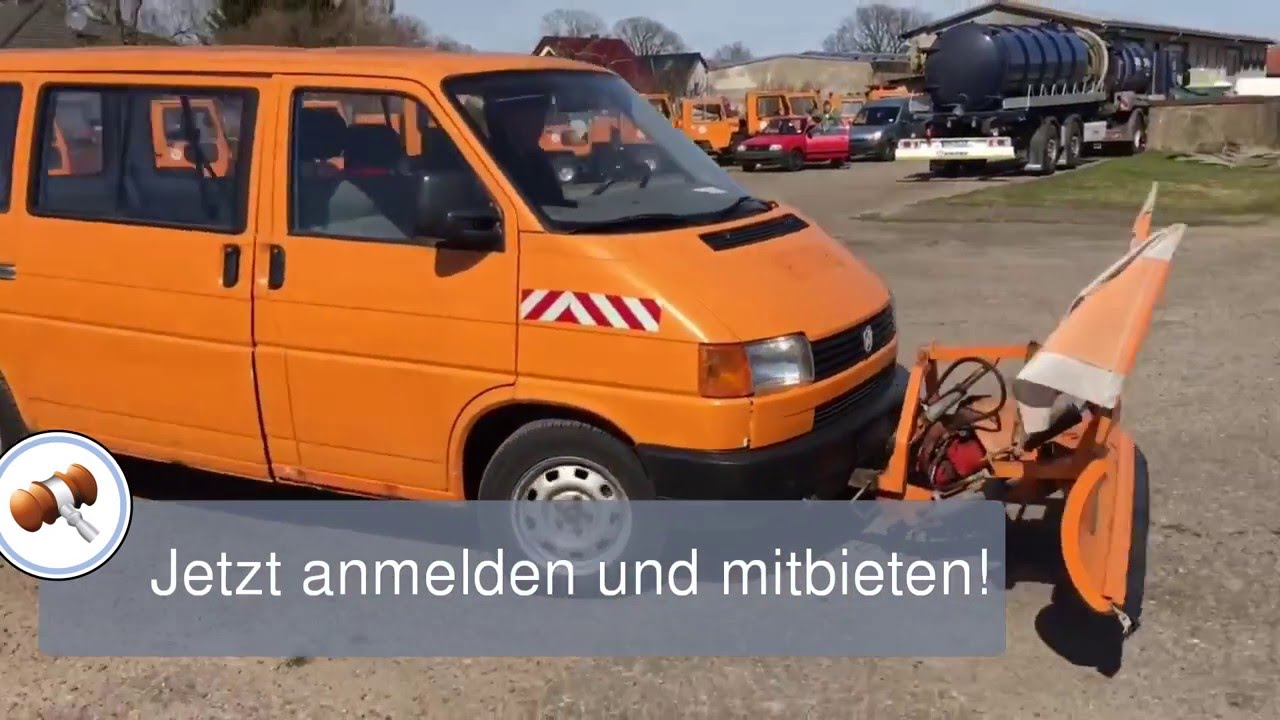 5023: Transport VW T4 mit Schneeschiebeschild