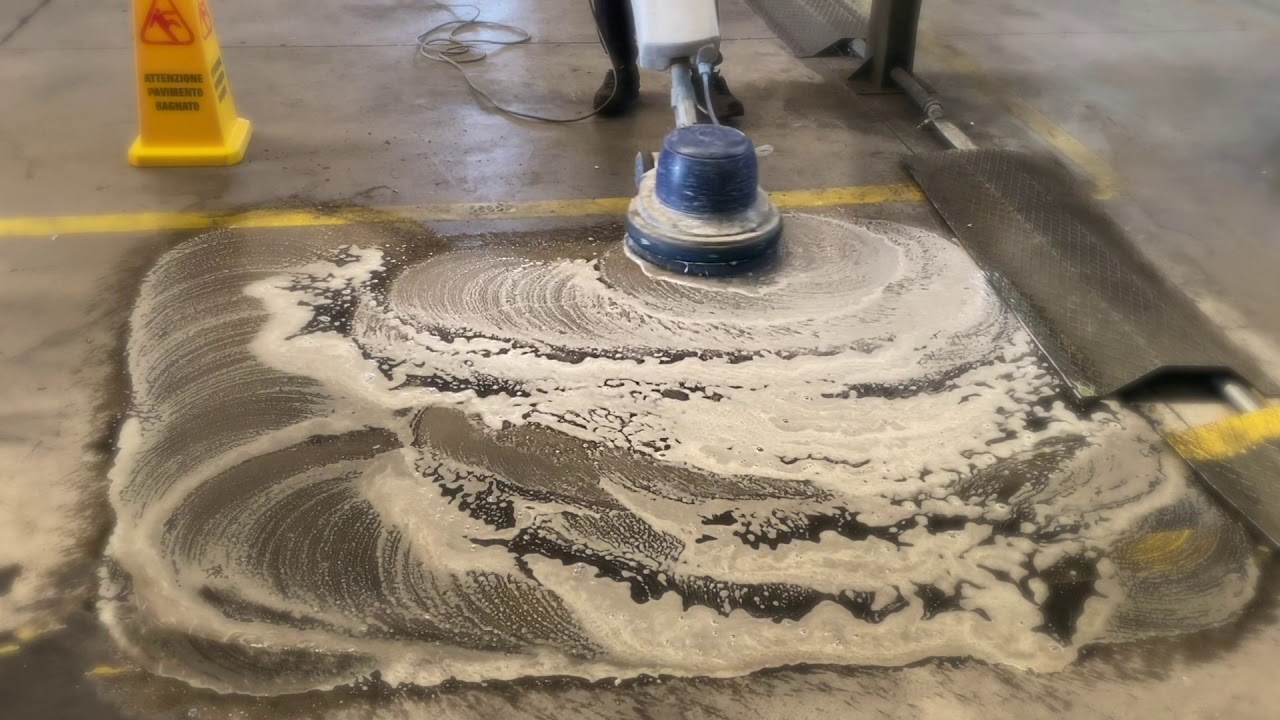 Pulizia pavimento industriale - Cm Cleaning Co.