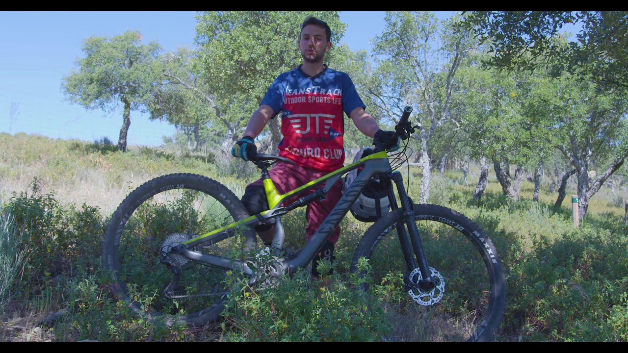 Test Canyon Neuron CF 9.0 - All Mountain Alotrolado MTB