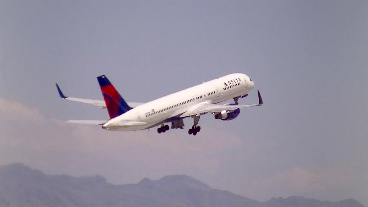 Heavy Plane Spotting at Las Vegas Intl. Airport (KLAS) jelmerpilotHD