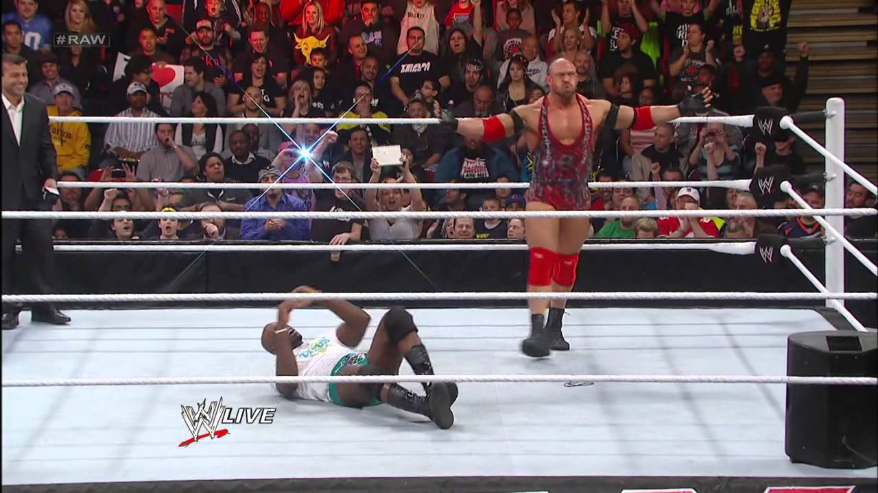 Райбек против игроков Prime Time &mdash; Raw Roulette Make Me Laugh Challenge: Raw, 28 января 2013 г.
