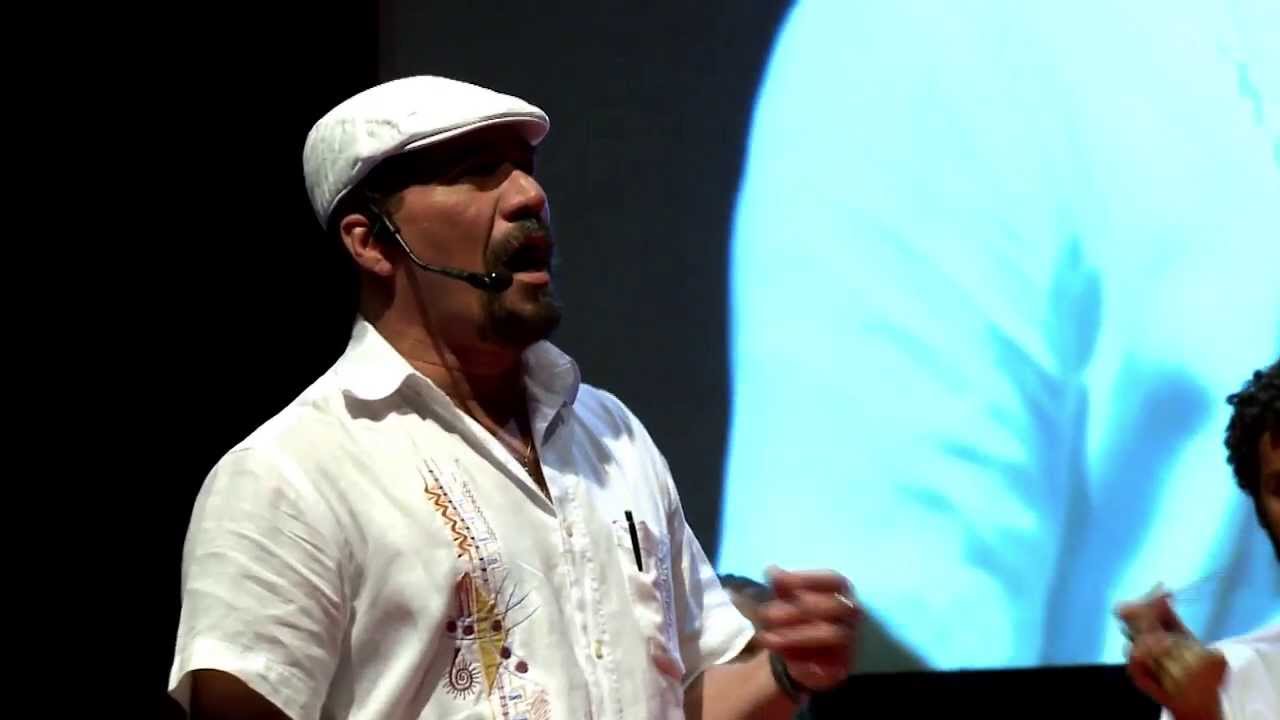 Capoeira, identidade e expressão na medida do impossível: Antônio Vargas at TEDxJardimBotânico
