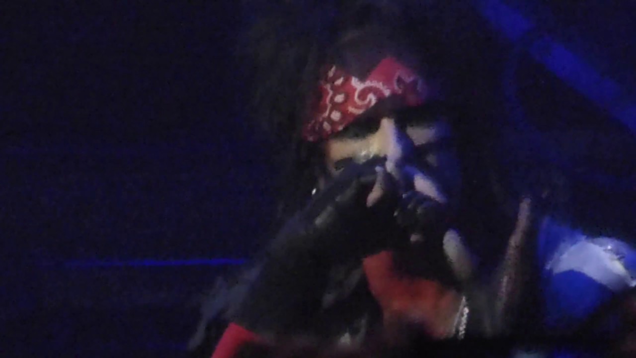 M&ouml;tley Cr&uuml;e - Anarchy in the U.K. [Sex Pistols cover] (Houston 09.05.15) HD