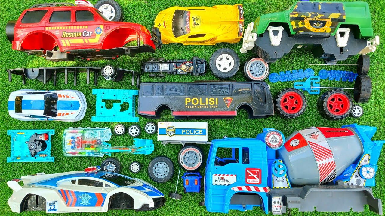 Mencari & Merakit Mainan Rusak, Mobil Konstruksi, Truk Molen Besar, Bus Polisi, Beko Excavator. 