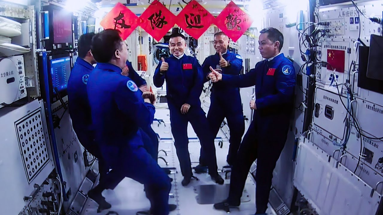 中国空间站第三次“太空会师” 神舟十七号三名航天员进入中国空间站