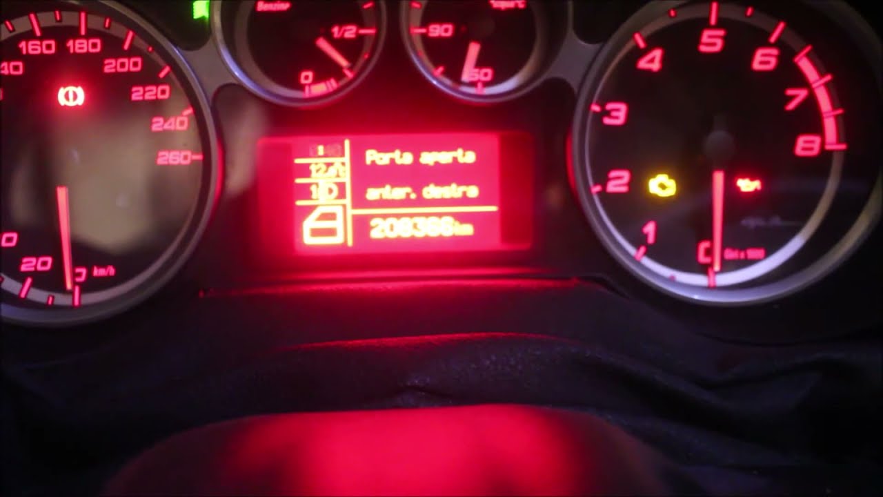 Come risolvere alfa romeo mito chilometraggio lampeggia, radio e clima non funzionano. KM flashing.