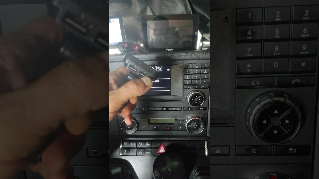 Подключение cd карты (флешку) к магнитоле Mersedes Akron's