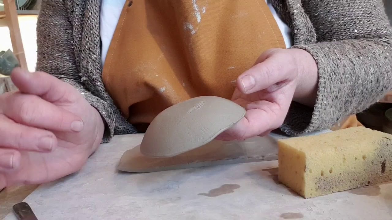 Paar opties om vanuit een plak klei een schaaltje te maken