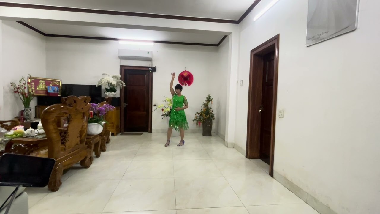 Rumba 18 bước chân nữ