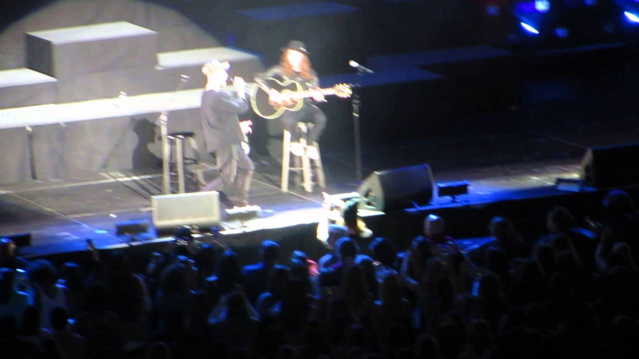 Justin Bieber- All That Matters Live Jingle Ball