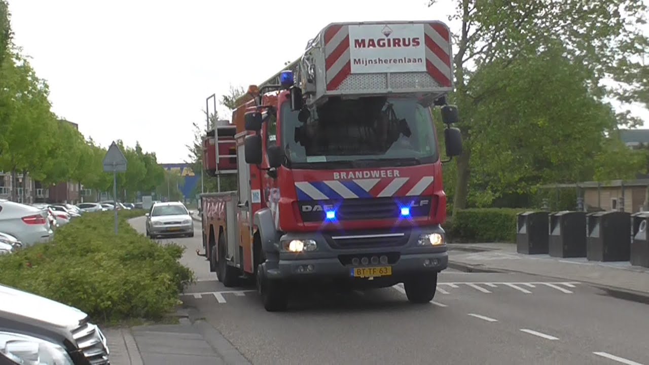 PRIO 1 Brandweer SI44-0 TS90-5 & AL44-1 Ass. Ambulance (op hoogte)