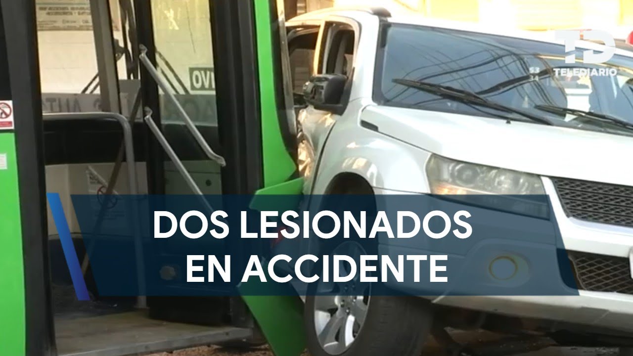 Choque de camión deja dos lesionados en el centro de Monterrey