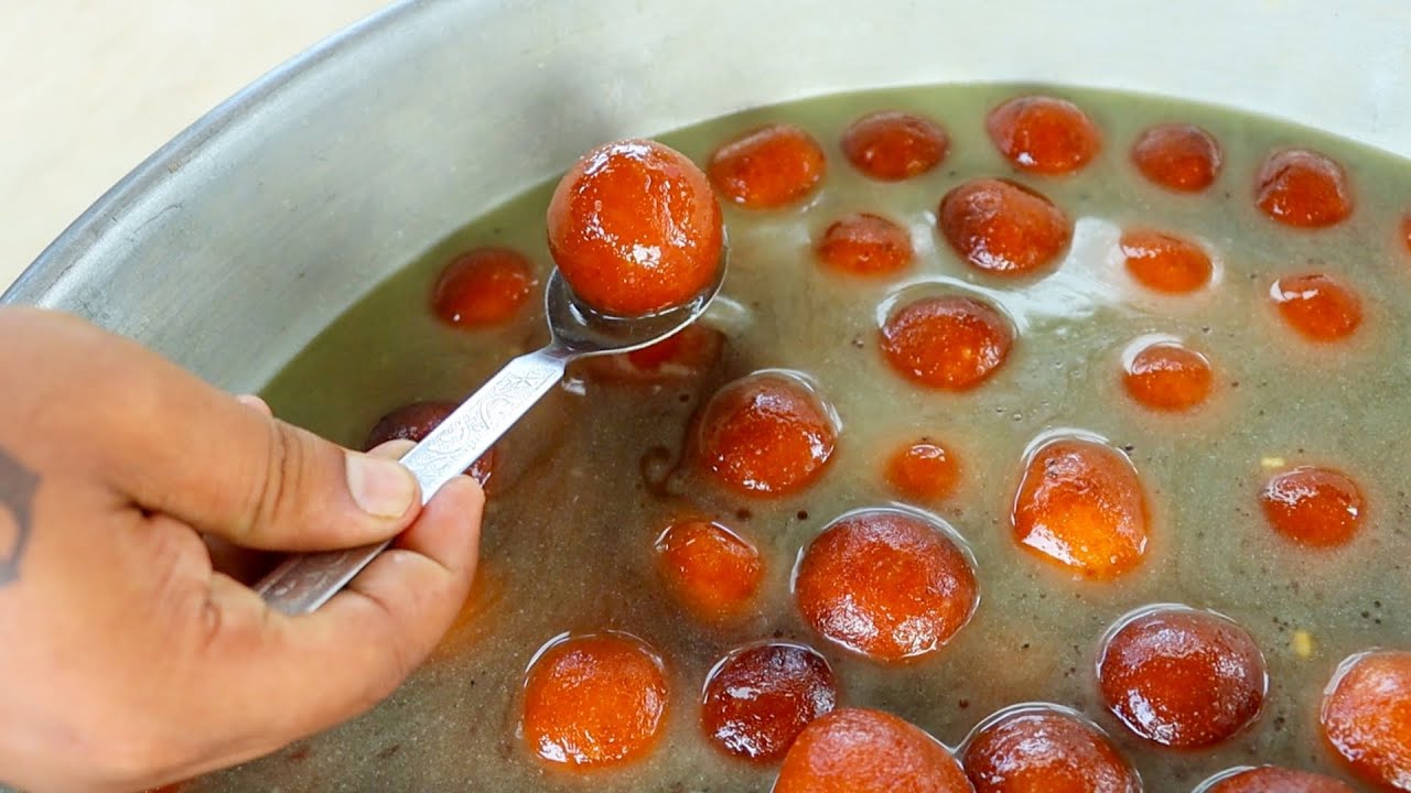 দেখুন দোকানদাররা কিভাবে পান্তুয়া বানায় | How shopkeeper make Gulab Jamun |