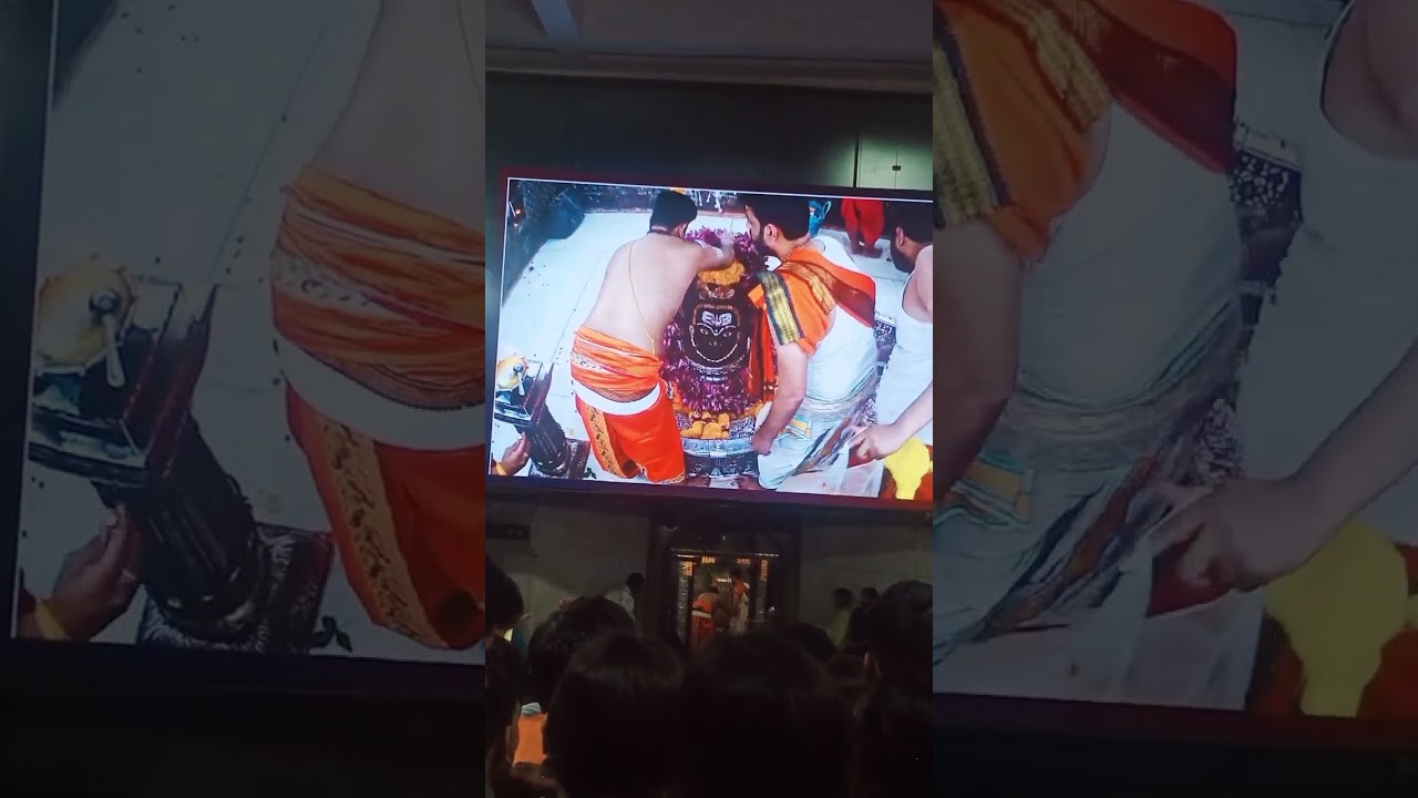 Ujjain ke mahakal ke live darshan 😊🙏🏻🙇🏻‍♀️