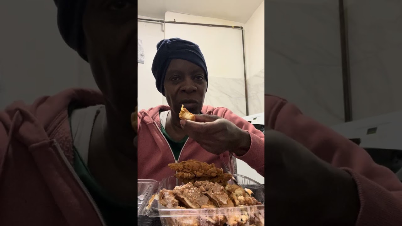 Trying Cinnamon Toast Crunch waffles n fried chicken strips for the 1st time @ To Mention A Channel 