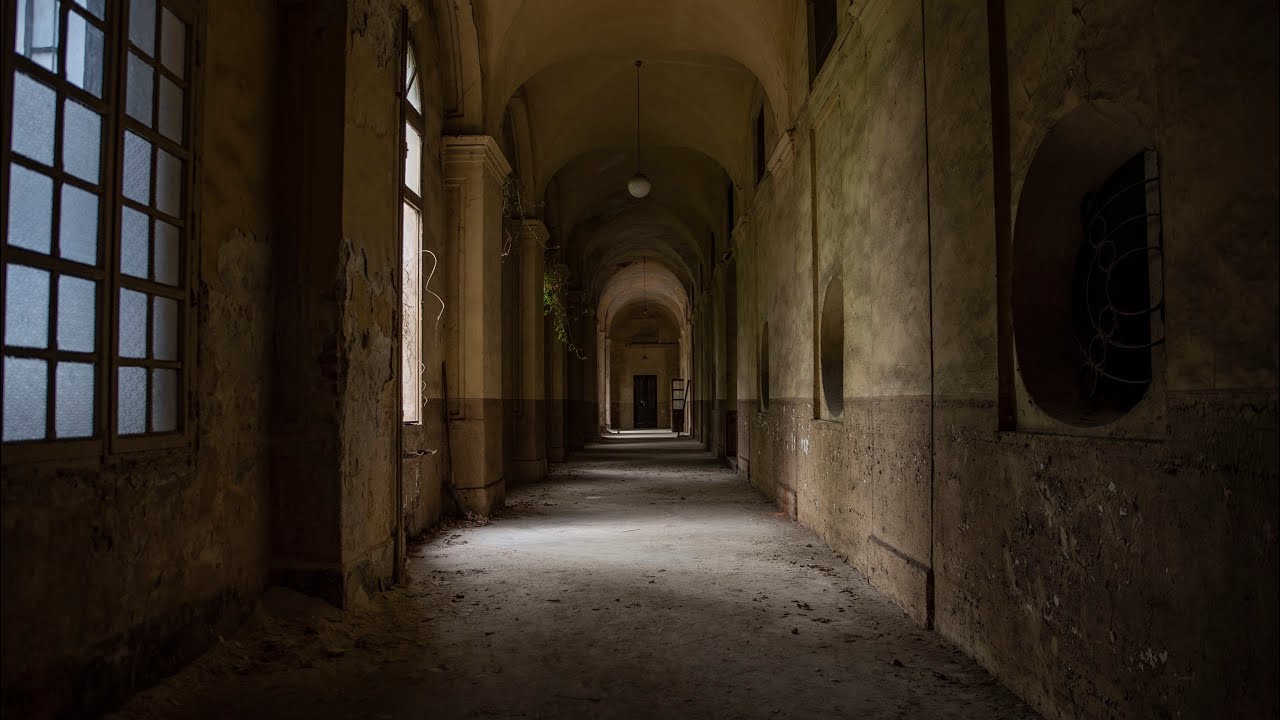 TROVIAMO LE STANZE SEGRETE DEL MANICOMIO ABBANDONATO CHE NESSUNO VISITA DA ANNI! ECCO COSA È RIMASTO