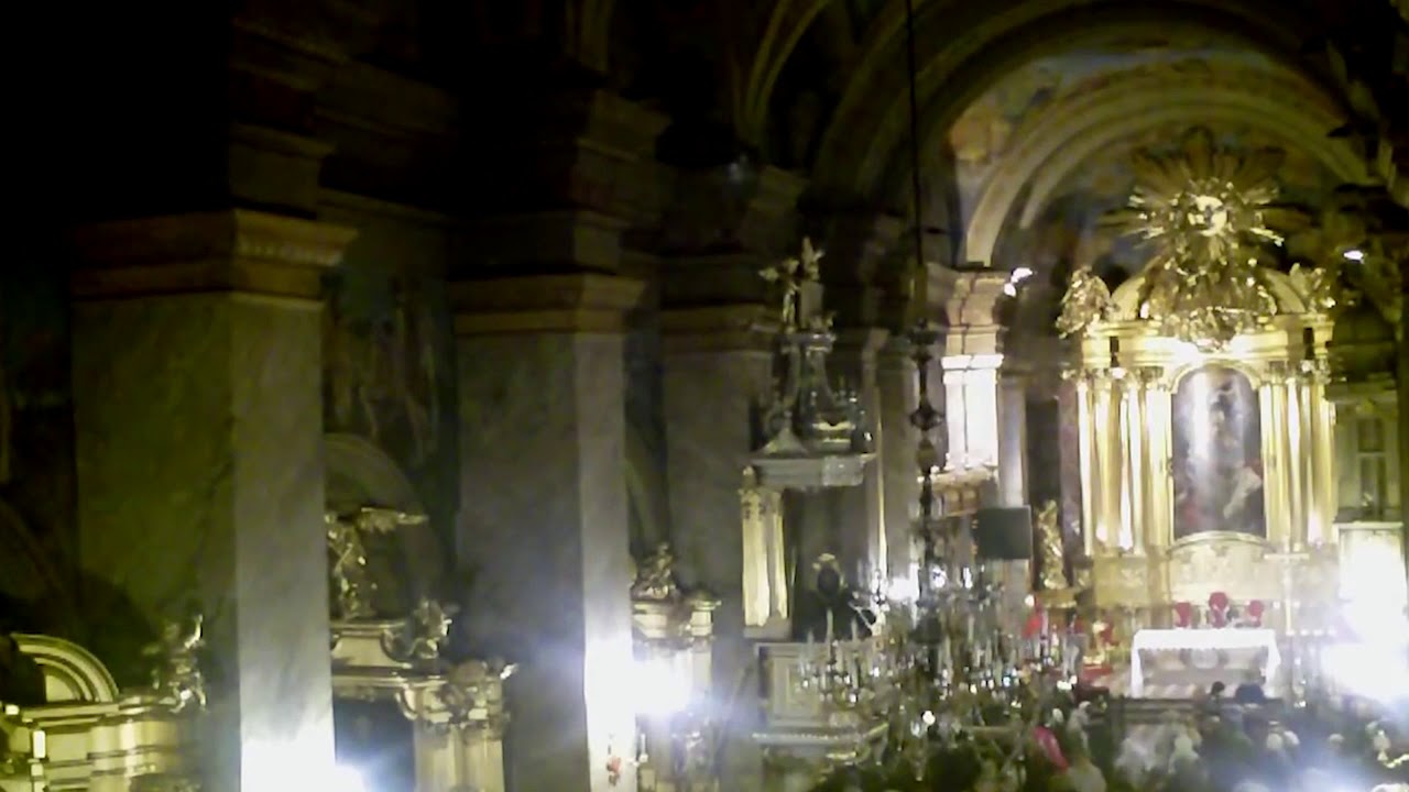Giorno's theme on church organ