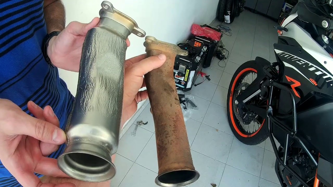 Ktm 1290 Super Adventure insulated Manifold installed on Ktm 1190 R rear cylinder